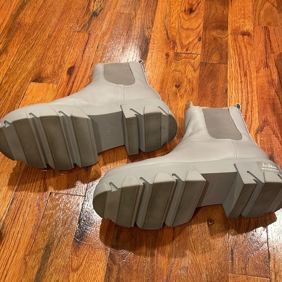 Sam Edelman Daelyn Grey Chunky Lug Sole Boot - Picture 6 of 6